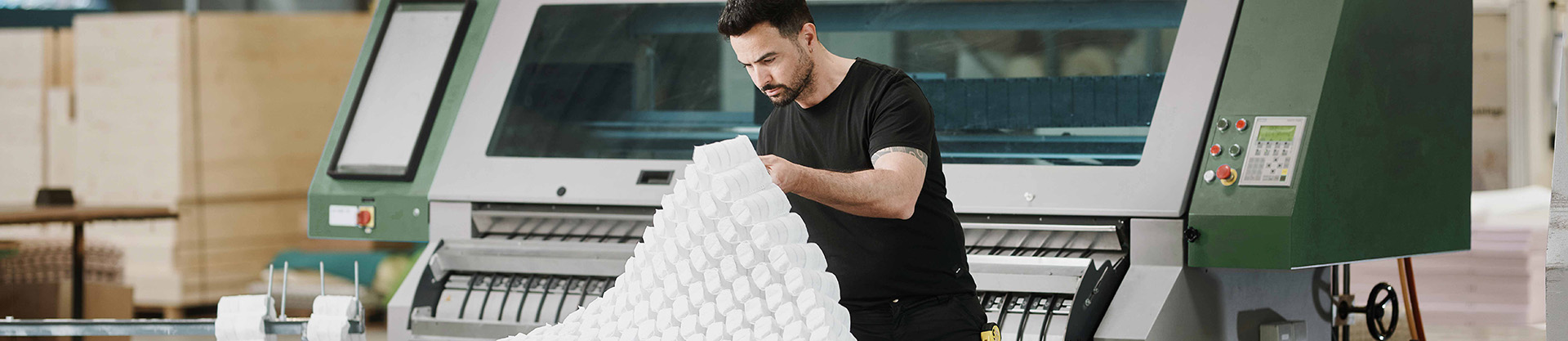 独立袋装弹簧喷胶系统，可轻松适配不同弹簧高度。