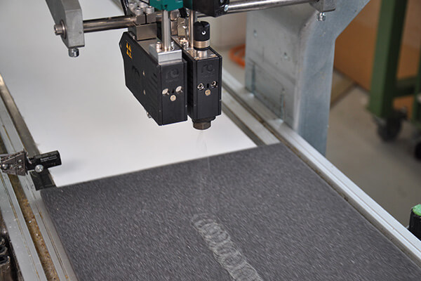 Aero 喷枪，适用于床垫组装中的毛毡与层叠涂胶。