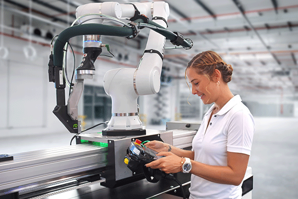 Box-360gluing-cobots