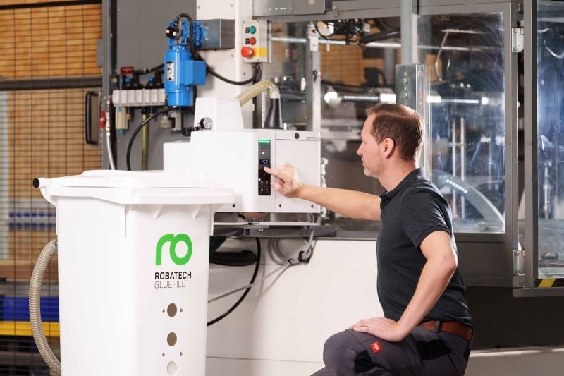 Reliable adhesive application with Alpha adhesive melter, Enduro heated hose, and SX application head 