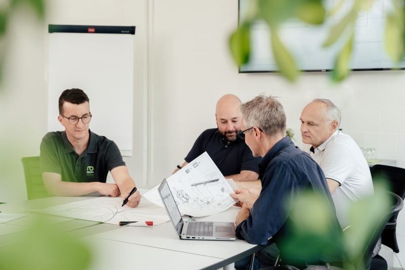 When standard isn't enough: Special solutions for adhesive application